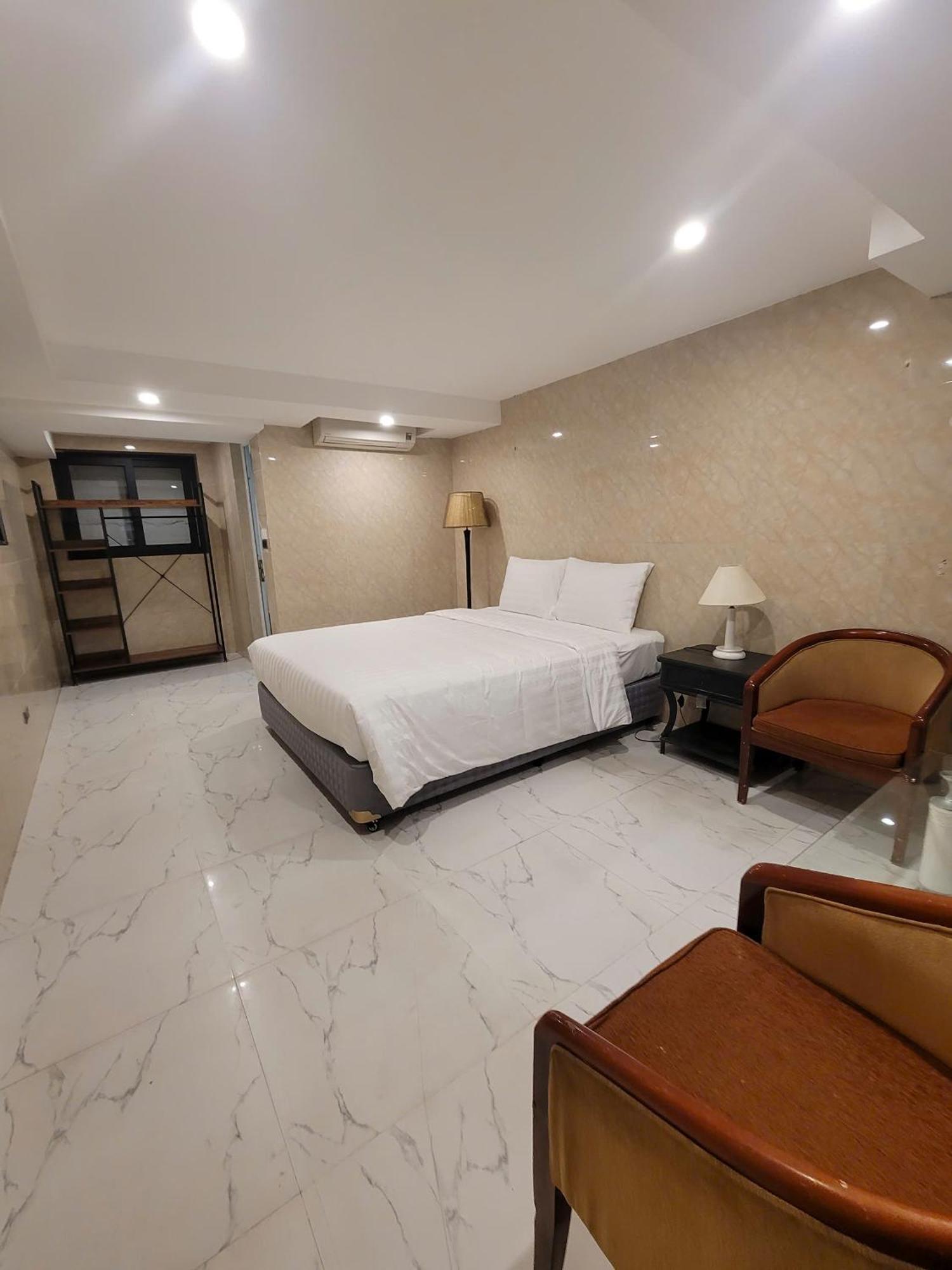 Old Town Hotel 3*